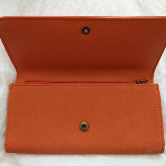 Large Universal Thread Wallet - Picture 4 of 5